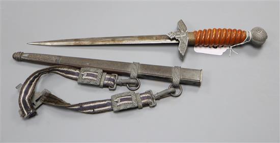 A World War II replica German dagger L.42cm